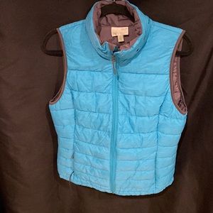 Gorgeous aqua color puffer vest! Women’s L by tangerine